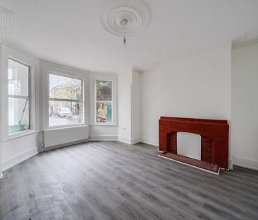 5 bedroom semi-detached house to rent - Photo 2