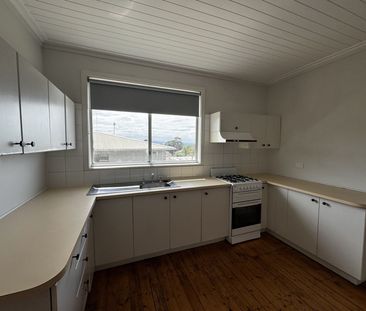 Spacious Family Living - Photo 4