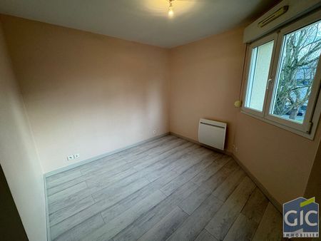 Location Appartement 3 pièces 71m² - Photo 4