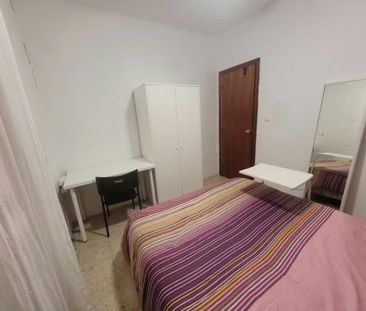 Calle Fernando de Rojas, Sevilla, Andalusia 41006 - Photo 1