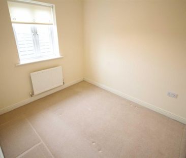 3 Bedroom House - Semi-Detached - Photo 4