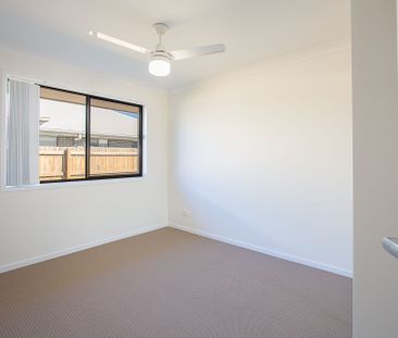 10 Mirinae Circuit, Pimpama QLD 4209 - House For Rent - $750 | Domain - Photo 2