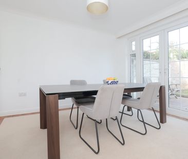 3 bed terraced house to rent in Wedgwood Drive, Lilliput, BH14 - Photo 3