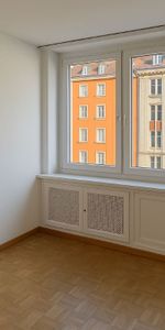 Centre-ville, confort et fonctionnalité - Appartement de 2.5 pièces à découvrir - Photo 3