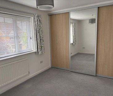 4 bedroom detached house to rent - Photo 3