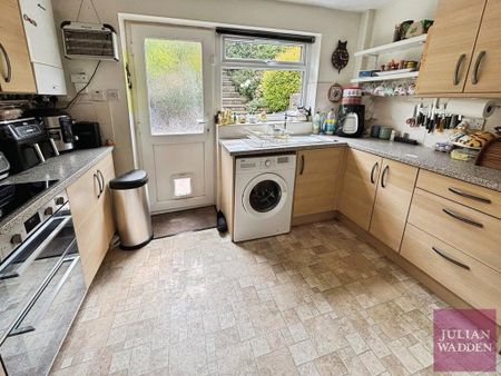 2 bedroom bungalow to rent - Photo 3