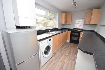 346, Low Lane, Horsforth, Leeds, West Yorkshire, LS18 4DD - Photo 2