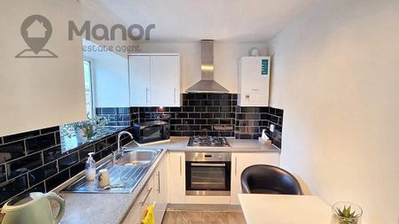 2 bedroom flat to rent - Photo 3