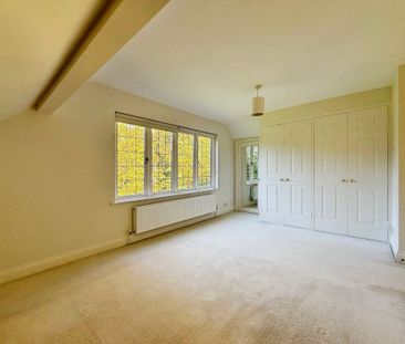 Knowl Hill, Woking, Surrey, GU22 7HL - Photo 3