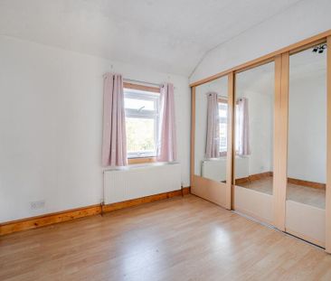 2 bedroom semi-detached house to rent - Photo 5