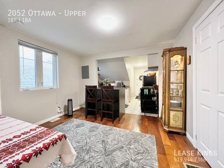 1 Bed 1 Bath Upper on Ottawa - All Inclusive Rent and In-Unit Laundry! - Photo 4