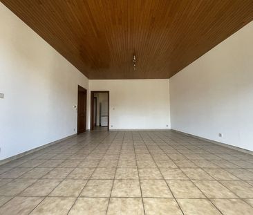 Ruim appartement met eigen inkom te huur in hartje centrum onmiddel... - Photo 6
