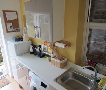 1 Bed Flat, Roundhill Crescent, BN2 - Photo 1