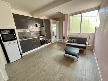 Appartement T2 dans immeuble pierre - Photo 2