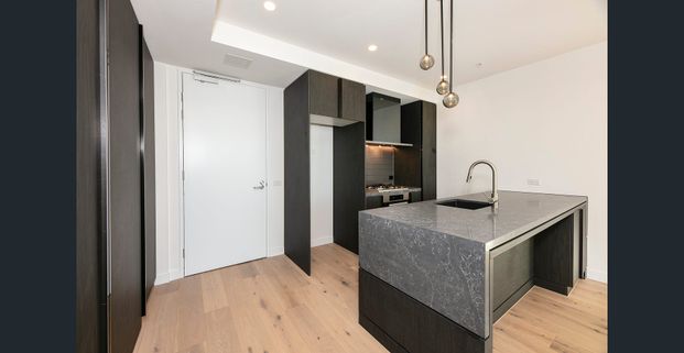 Modern Living in the Heart of Bentleigh - Photo 1