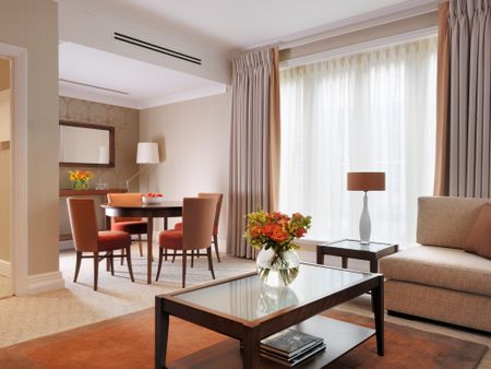 A deluxe one double-bedroom apartment located in Bow Lane in the heart of the City of London, EC4M - Photo 3