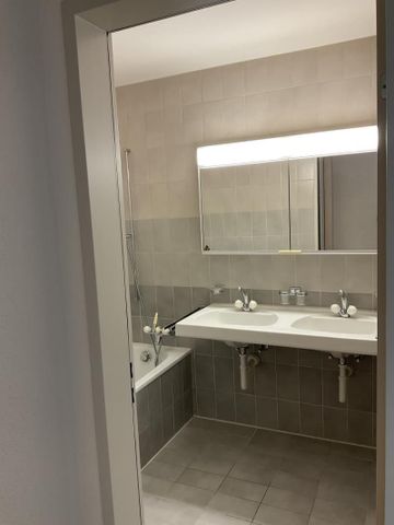 "Wohnung im Grünen mit Balkon in der nähe vom Bahnhof und Einkaufsm" - Photo 5