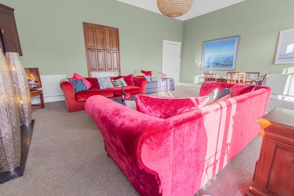 2 Bed Flat, Cornwallis Crescent, BS8 - Photo 1