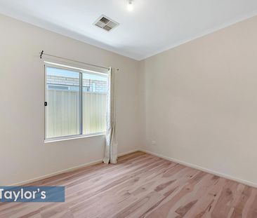 EASY TO MAINTAIN 3 BEDROOM HOME - Photo 3