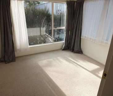 City Townhouse with garage - Photo 4