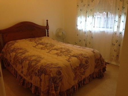 Large family sized furnished home - Photo 2