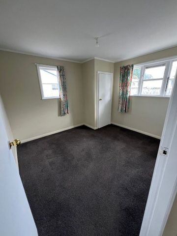 For Rent: Spacious 2-Bedroom House Papatoetoe - Photo 3