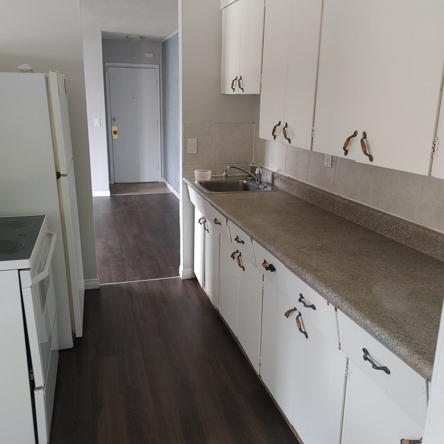 2712 7th Ave, Regina - Photo 1