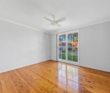 BEAUTIFUL THREE BEDROOM HOME IN MINTO FOR LEASE! - Photo 4