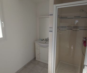 Location Appartement 1 pièce 24m² SIX FOURS LES PLAGES 83140 - Photo 4