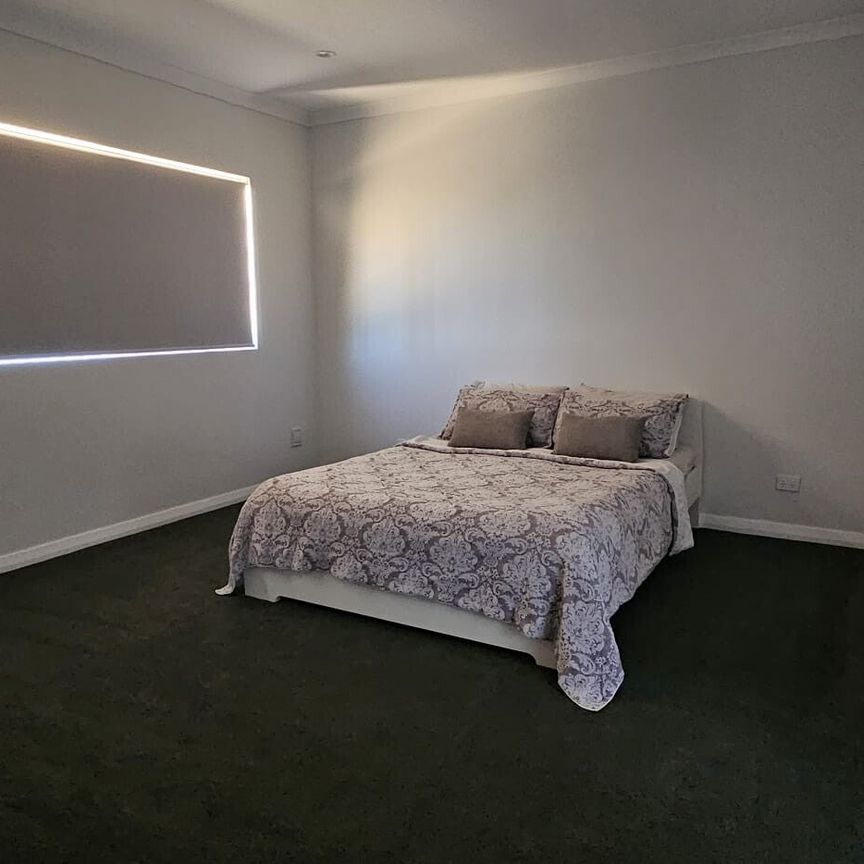 Baskerville - Photo 1