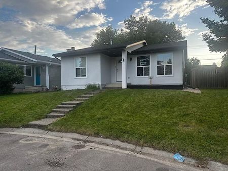 112 Falchurch Crescent Northeast, Calgary - Photo 3