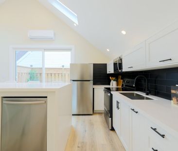 For Lease - 6 Luttrell Avenue Unit# 2nd Floor, Toronto, Ontario - Photo 6