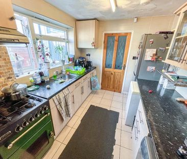 3 bedroom terraced house to rent - Photo 2