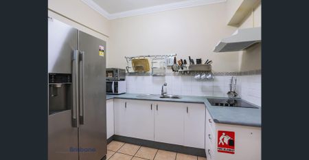 Great 2 Bedroom Apartment - Unfurnished- RENT INC $650 IN FEB 26 - Photo 3