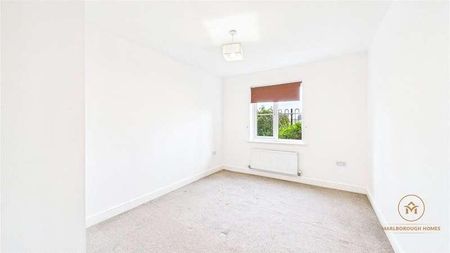 Oakside Court, Fencepeice Road, Ilford, Essex, IG6 - Photo 5