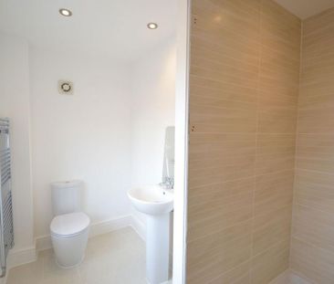 4 bedroom detached house to rent - Photo 4