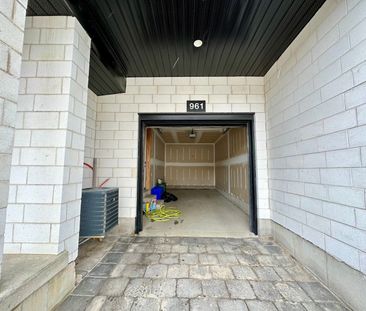 For Lease - 961 Manhattan Way Unit# 961, London North, Ontario - Photo 3