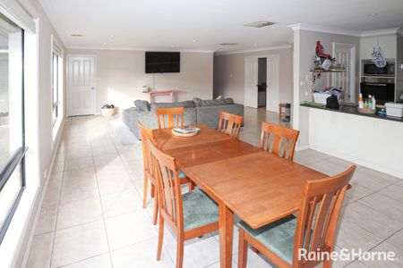 Ideally Positioned Tatton Home - Photo 4