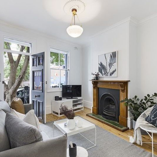 Classic terrace charm in a vibrant village setting - Photo 1
