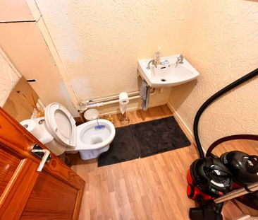 Price £1,250 pcm - Available 16/02/2026 - Unfurnished - Photo 5