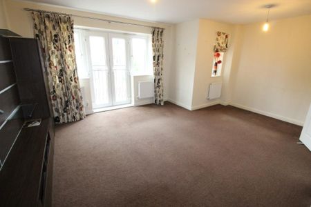 4 bedroom detached house to rent - Photo 2