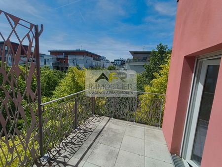 Location Appartement 4 pièces 82m² - Photo 5