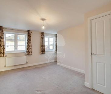 4 bedroom semi-detached house to rent - Photo 6