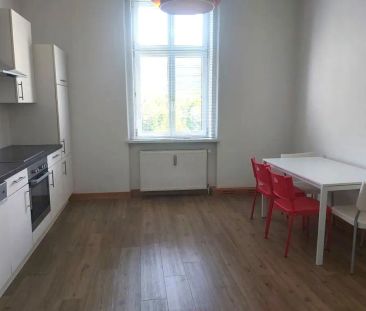 Geräumige 2-Zimmer-Altbauwohnung mit Küchenblock in einer Villa in ... - Foto 2