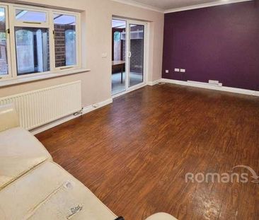 Salt Hill Avenue, Slough, Berkshire, SL1 - Photo 2