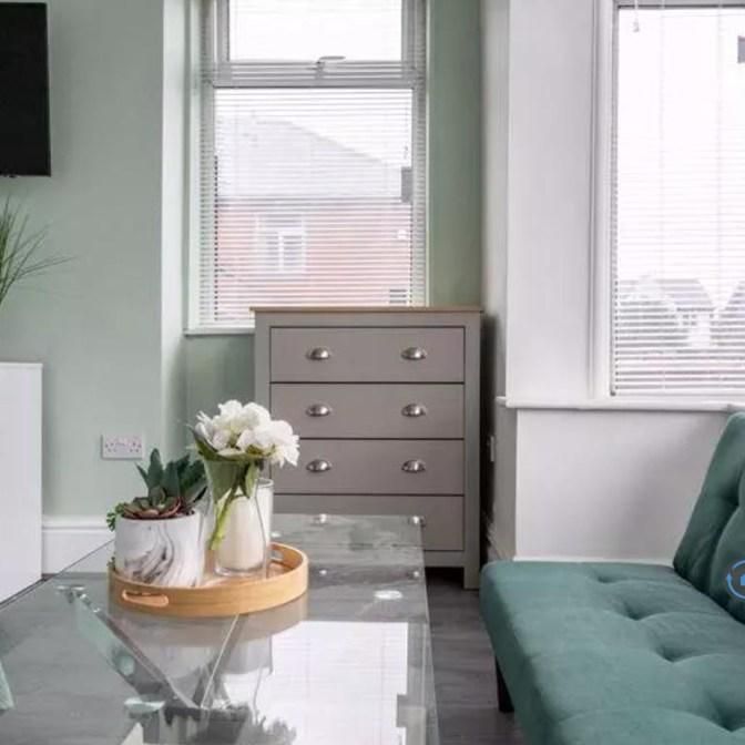 1 bedroom in a house share to rent - Photo 1