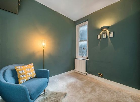 Hammersmith Bridge Road - Photo 1