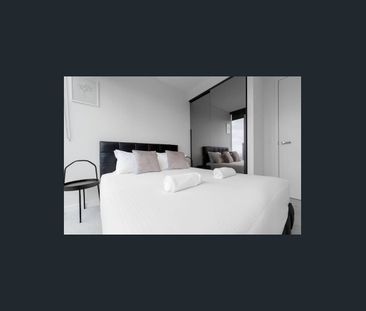 Luxurious 2-Bedroom Apartment in Melbourne CBD with Stunning City V... - Photo 5