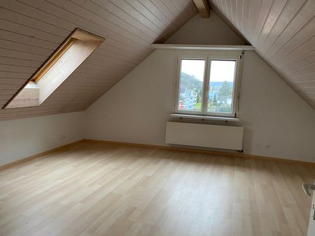 "Charmante 2.5-Zimmer-Maisonettewohnung zur Zwischenmiete" - Photo 2