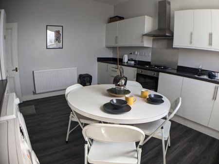 1 Bed Terraced House, Streatham High Road, SW16 - Photo 4